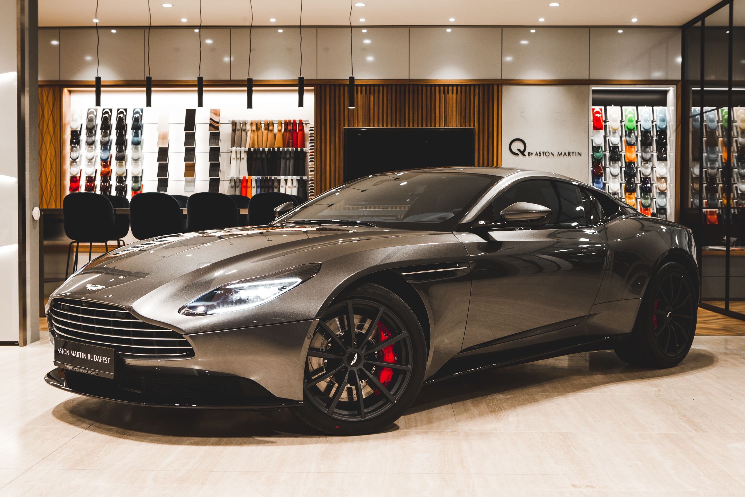 Aston Martin DB11 4.0 V8