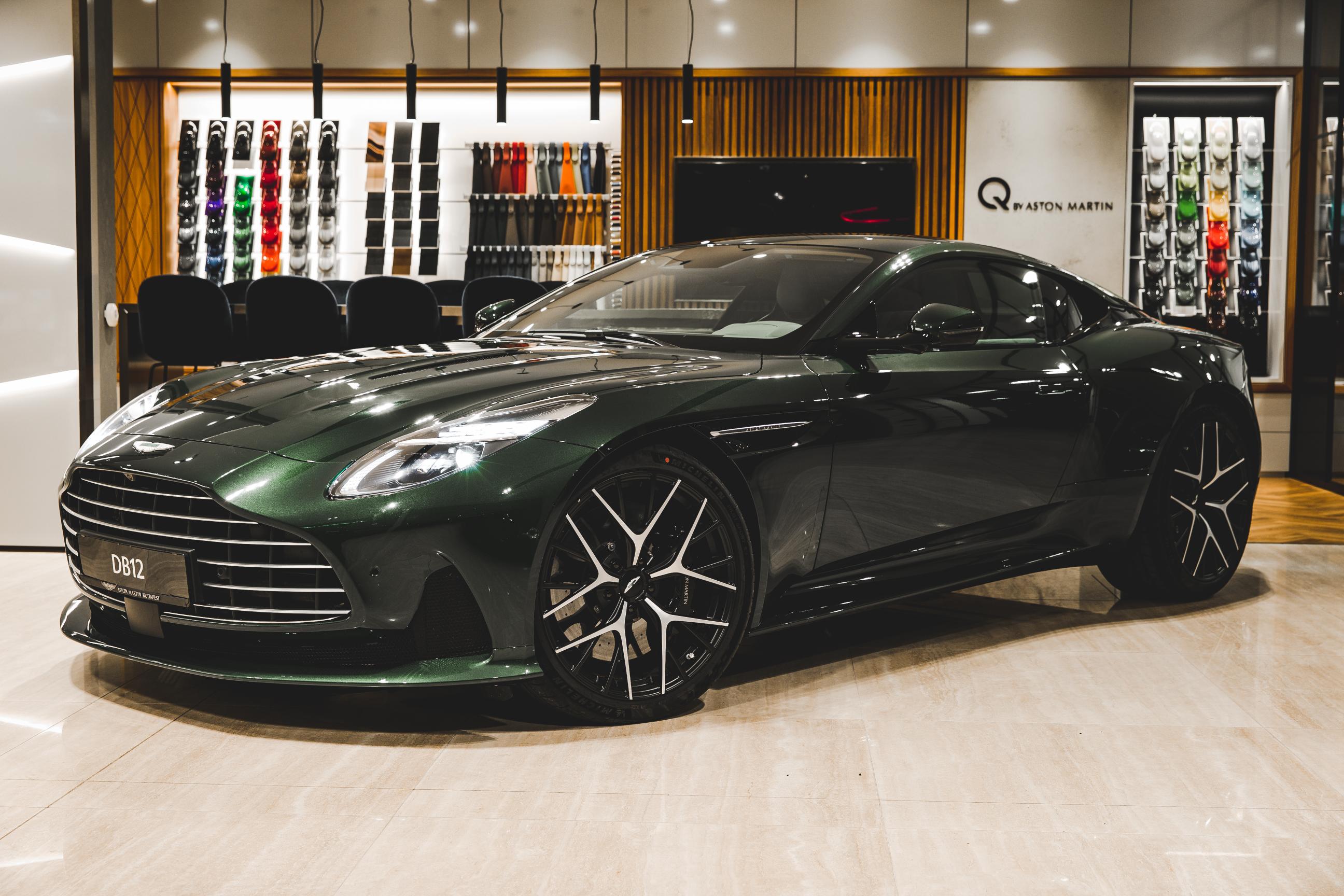 Aston Martin DB12 Coupe 4.0 V8