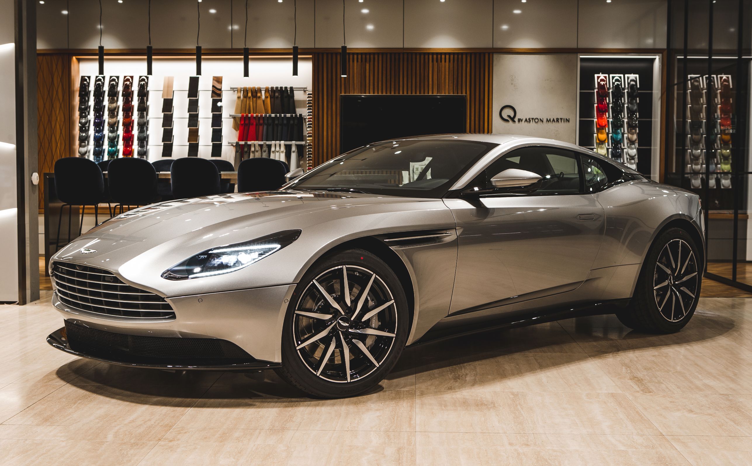 Aston Martin DB11 4.0 V8