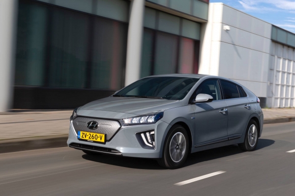 Új külső, nagyobb hatótáv: frissült a Hyundai Ioniq Electric