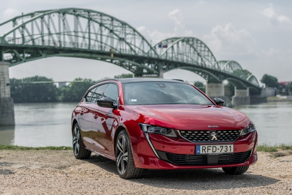 Piacon a Peugeot 508 SW: Tömegautó prémiumkivitelben