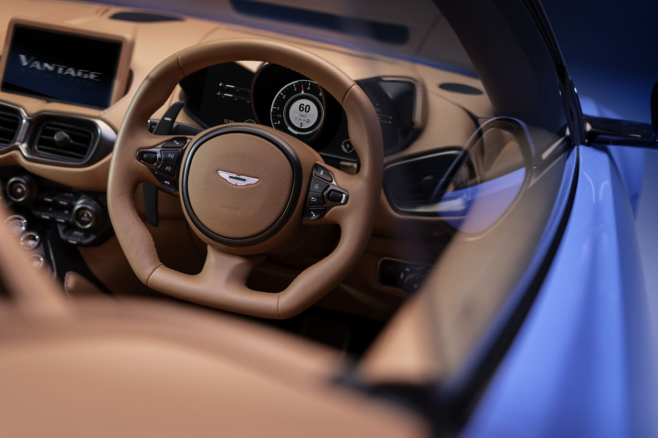 aston-martin-vantage-roadster-10..jpg