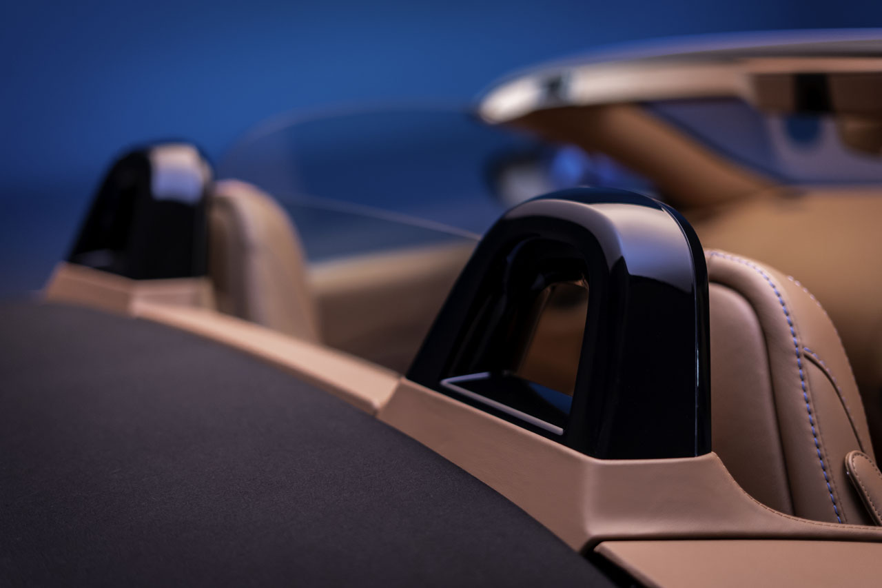 aston-martin-vantage-roadster-11..jpg