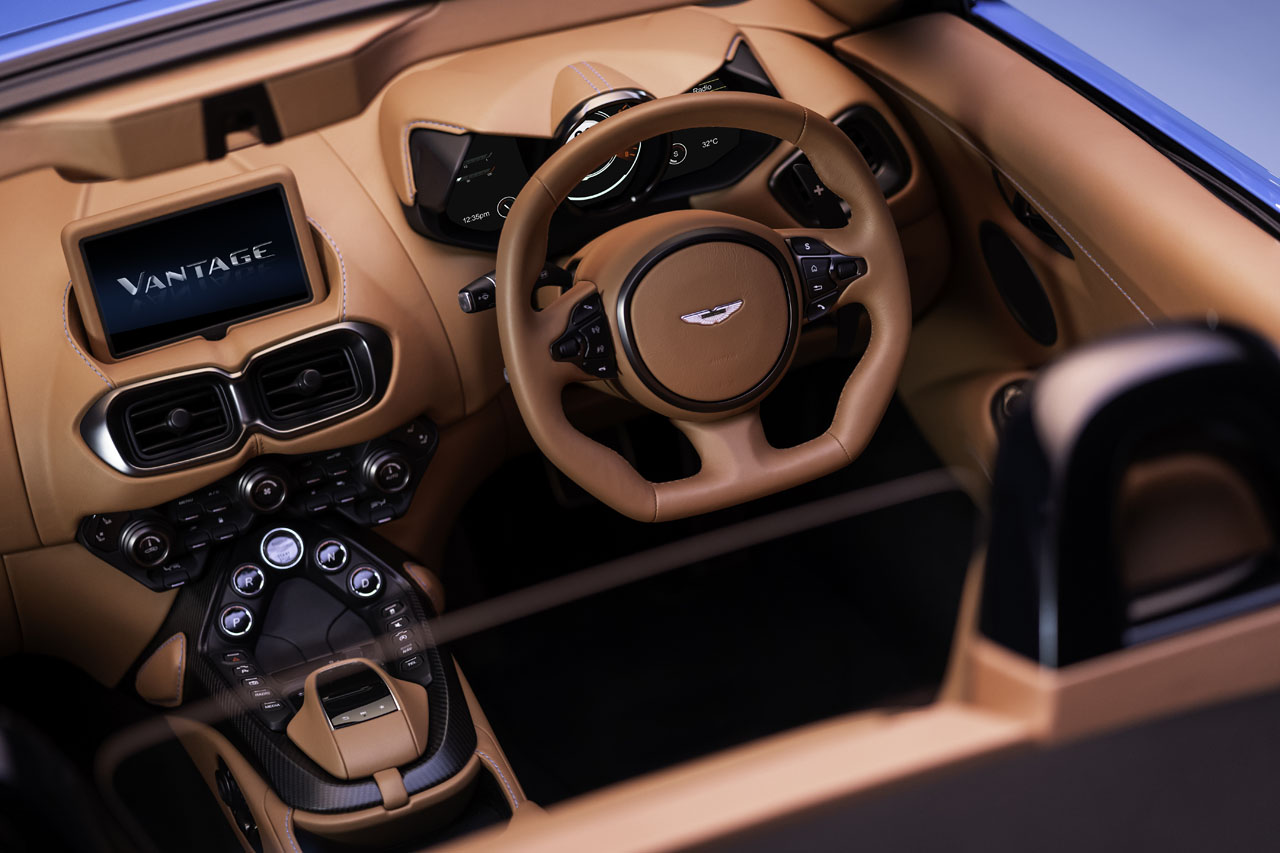 aston-martin-vantage-roadster-12..jpg