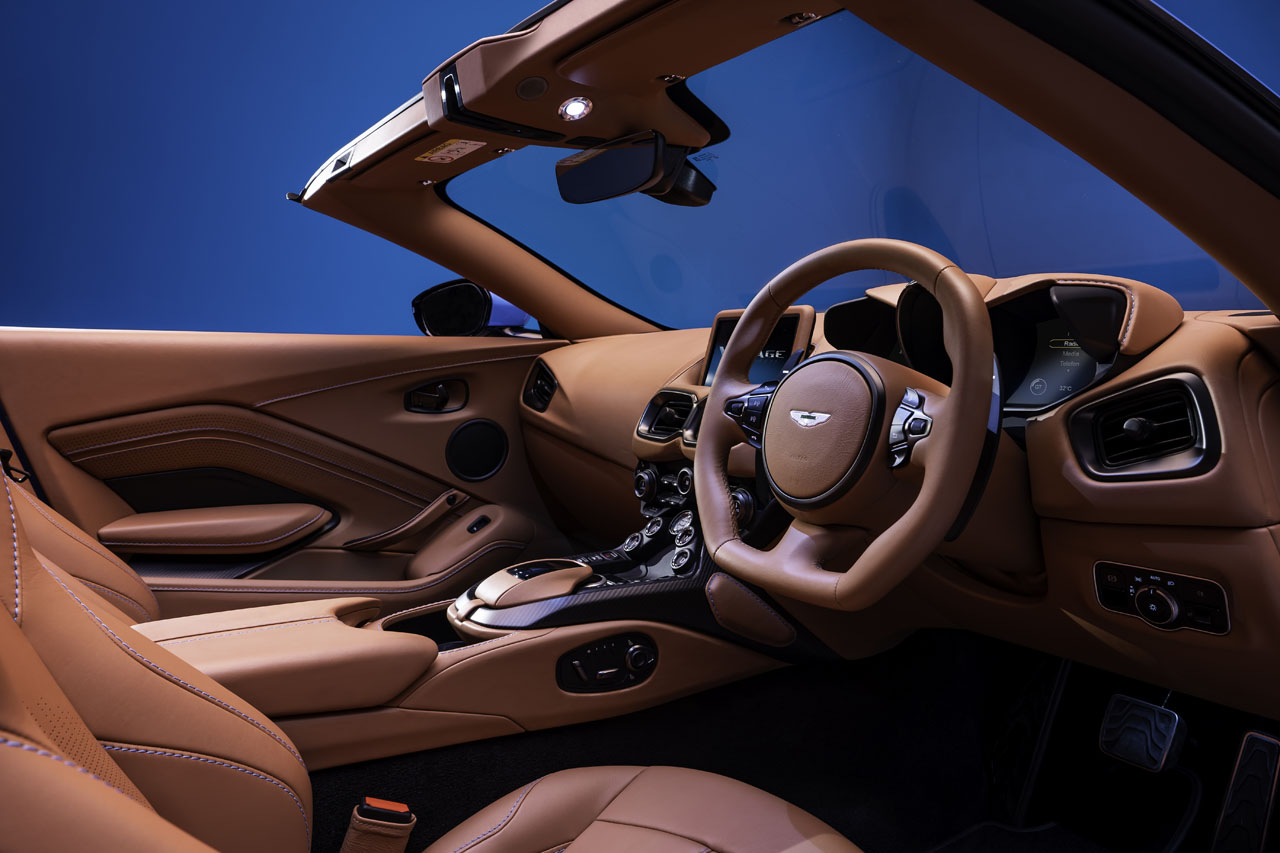 aston-martin-vantage-roadster-9..jpg